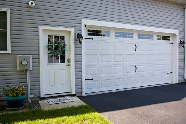 24/7 Emergency Garage Door Panel Replacement experts in Walthall County County, MS